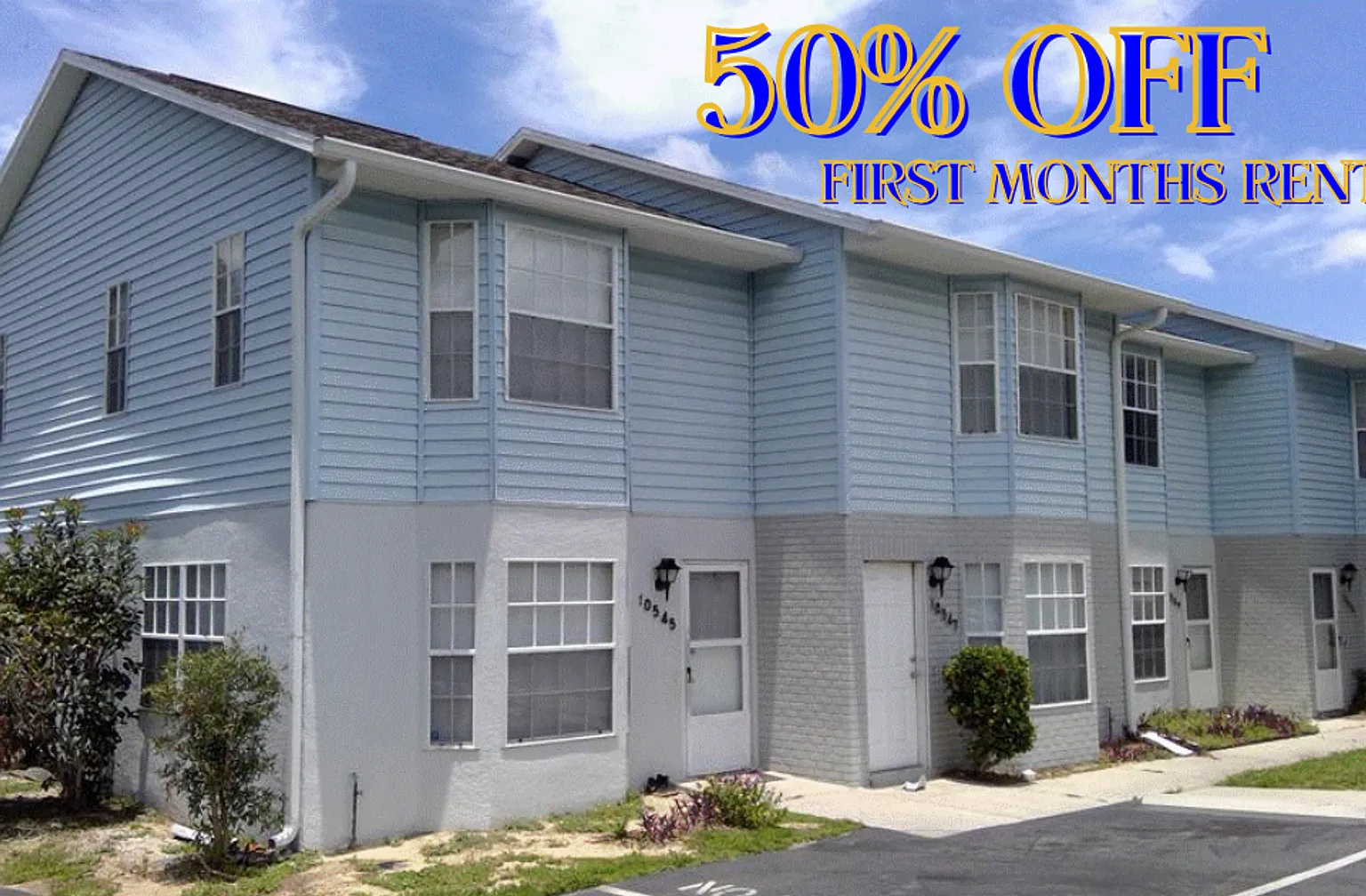 Large 2 bed 1 1/2 bath Town house. — Photo 1
