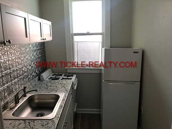 3rd image of 164-166 Meigs St #164-2