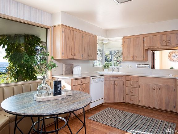 5th image of 5906 6th St NE