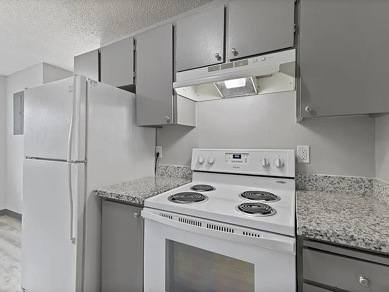 Executive East — Photo 1