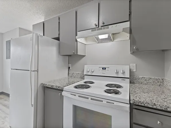 Executive East, 533-615 SE 160th Ave #609, Portland, OR 97233