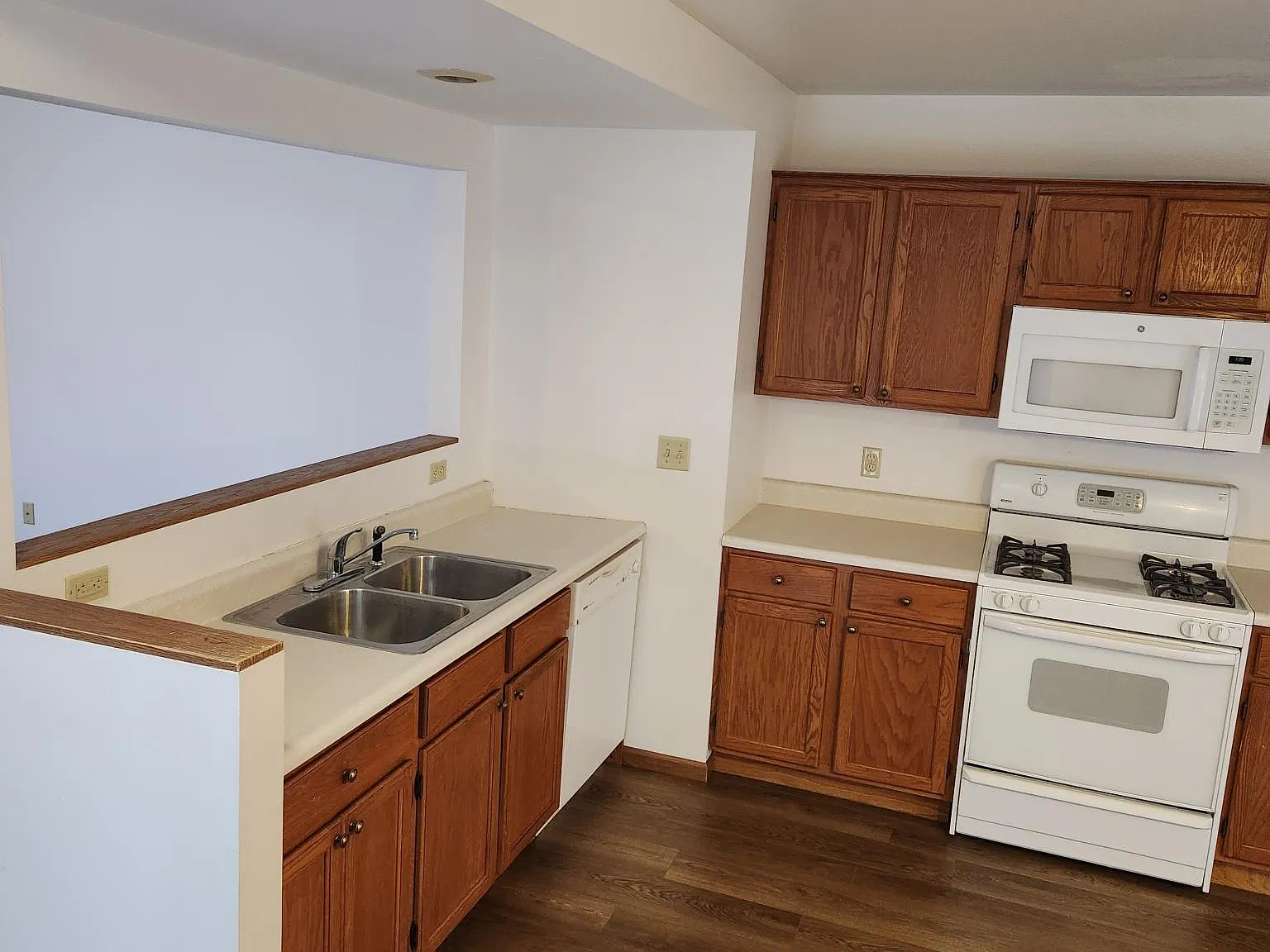 2308 Alan Dr — Photo 3