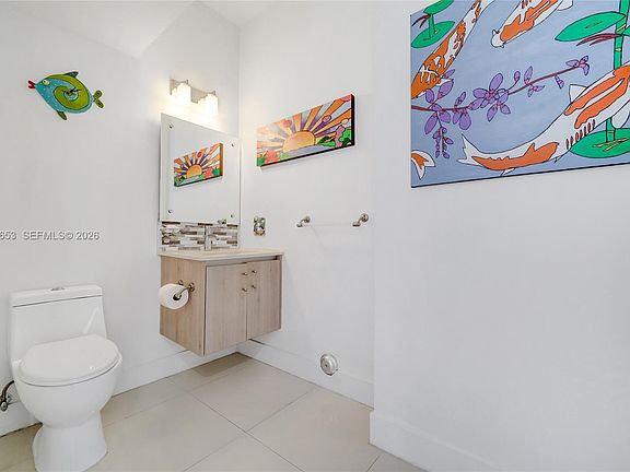 5th image of 2943 SW 23rd St