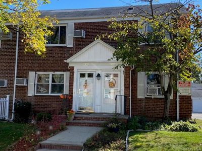 247-10 76th Avenue 2nd fl, Queens, NY, 11426