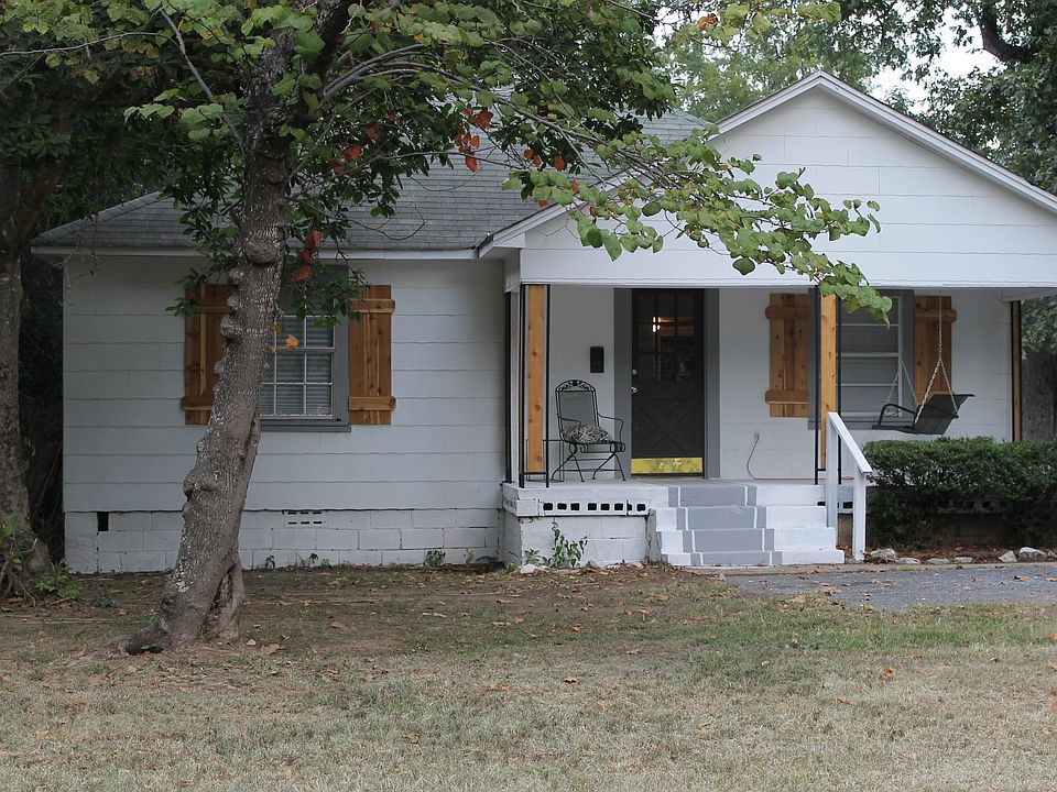Updated Exterior w/Cedar