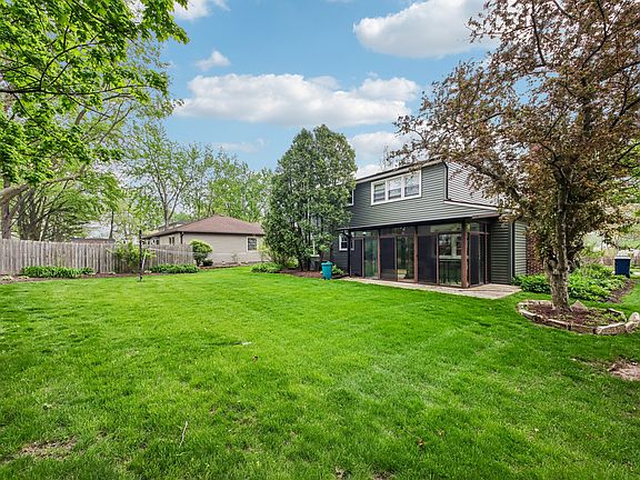 2nd image of 1111 Sara Ln