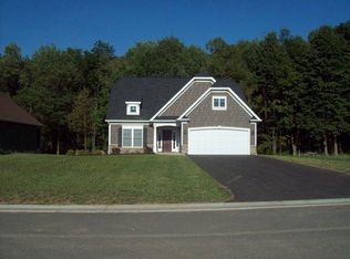 32 Kingsford Ln, Spencerport, NY 14559