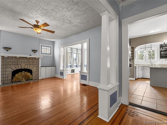 3rd image of 1602 Shelby Pl
