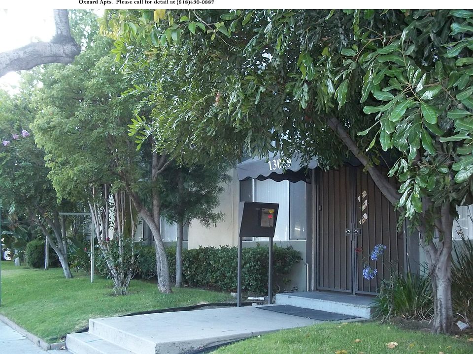 1st image of 13059 Oxnard St #211