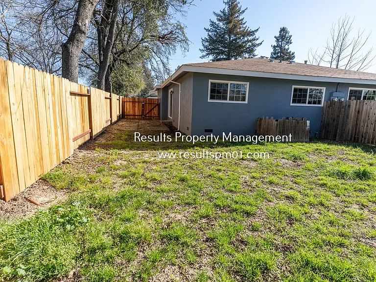 7867 Mariposa Ave — Photo 8