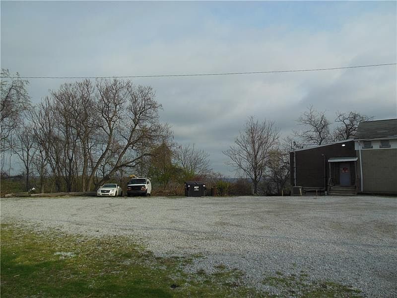 2nd image of 400 Fingal St