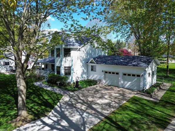 1950 Jackson St, Saint Clair, MI 48079