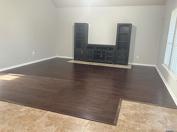 5th image of 42262 Marblestone Ave