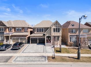 433 Mavrinac Blvd, Aurora, ON L4G 0J8