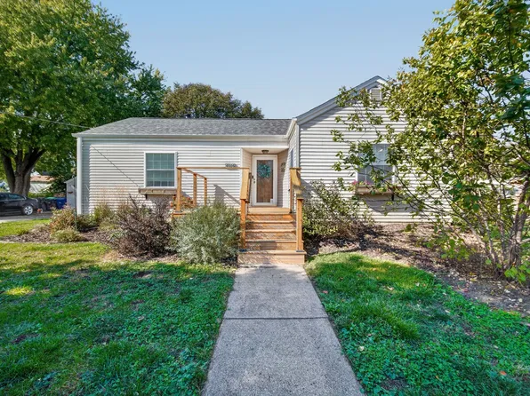 4016 10th St, Des Moines, IA 50313