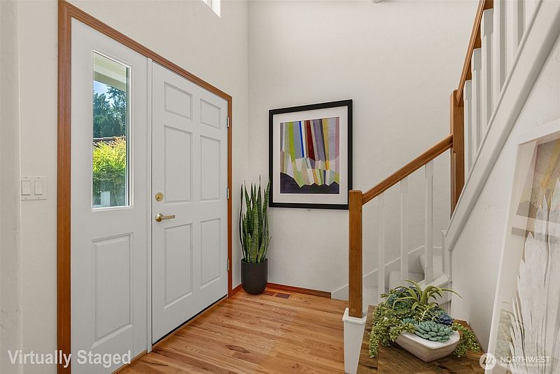 3rd image of 6608 Riviera Court SE