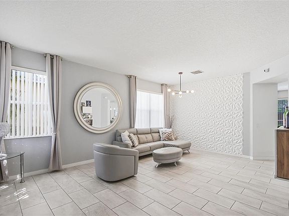 4th image of 1017 BERKELEY DRIVE