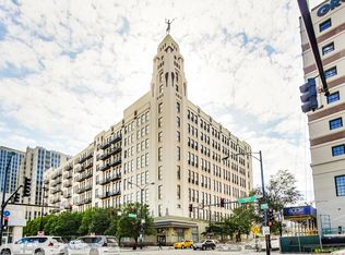758 N Larrabee St APT 419, Chicago, IL 60654