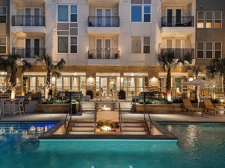 The Mercury Luxury Pool