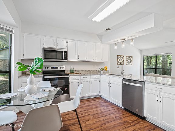 5th image of 11208 CLOVERHILL Circle E