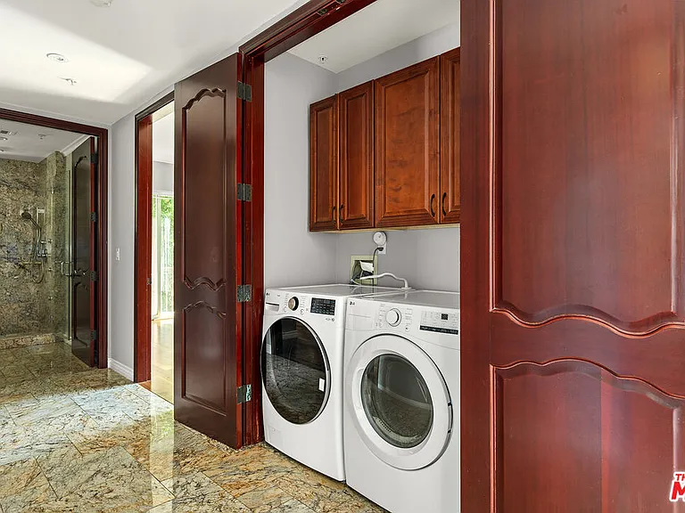 632 N Kings Rd #202 — Photo 4
