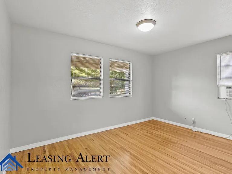 3305 W Avenue L8 — Photo 11