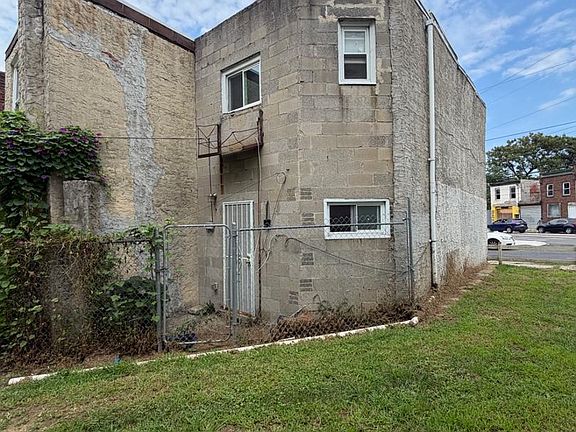 5th image of 4902 Kershaw St