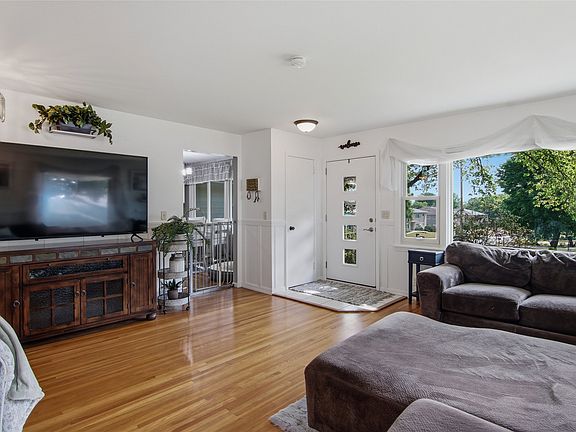 4th image of 3308 Fairfax Street