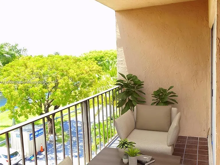7900 Camino Cir #403 — Photo 8