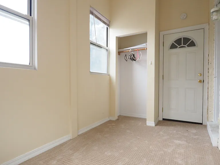 2138 N Sheffield Ave #2R — Photo 12