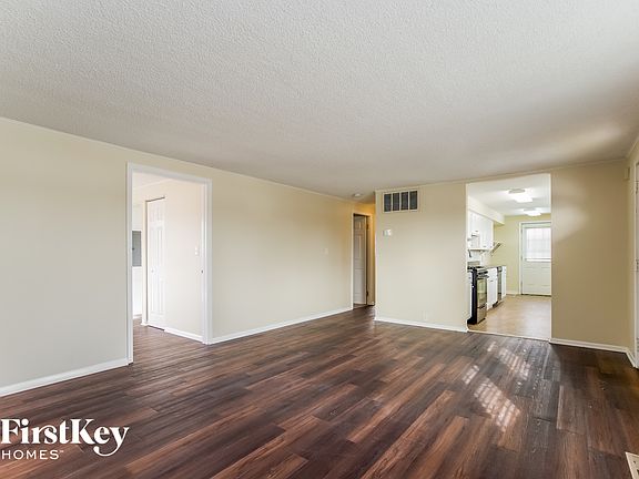 4th image of 728 Jackson Ave