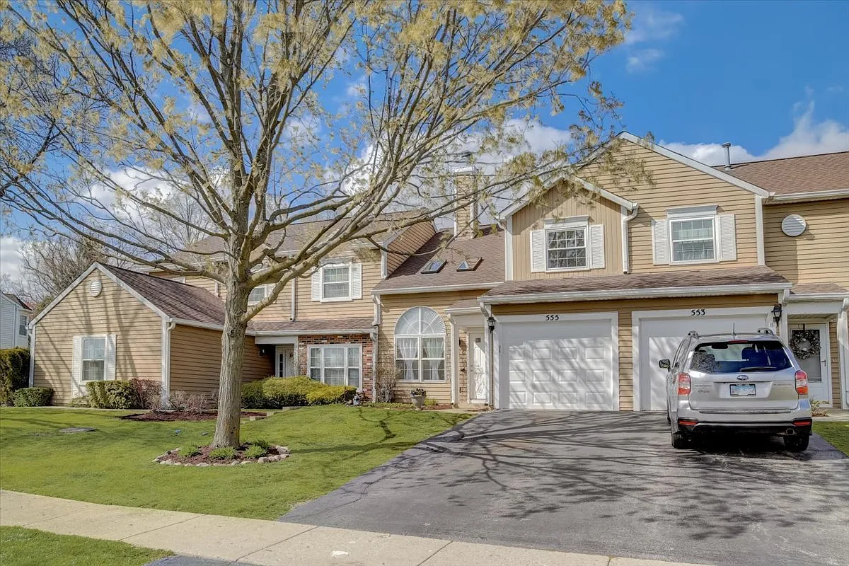 555 Ascot Ln photo 1