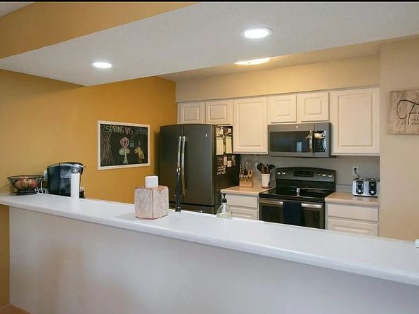 1541 Ranier Dr, Iowa City, IA 52246