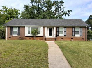 256 Saint Matthews Ln, Spartanburg, SC 29301