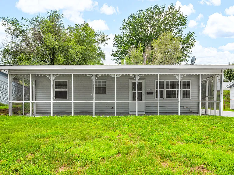 1503 Augusta St — Photo 1