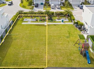 6749 NW 103rd Pl, Doral, FL 33178