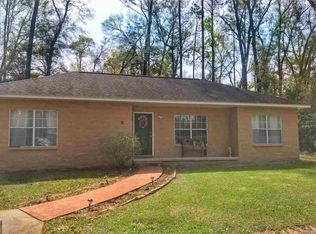 34 Chickat Trl, Crawfordville, FL 32327