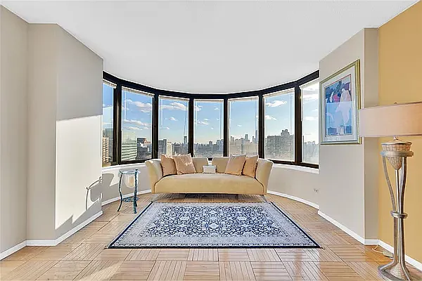 Rented by R New York | media 1