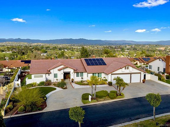 2nd image of 2224 Cortina Cir