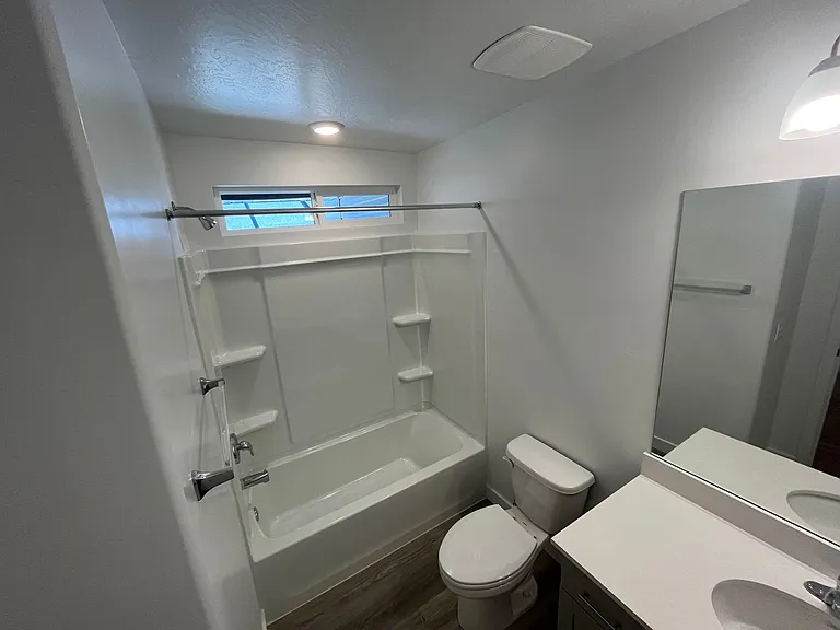 317 N 2050 W — Photo 10