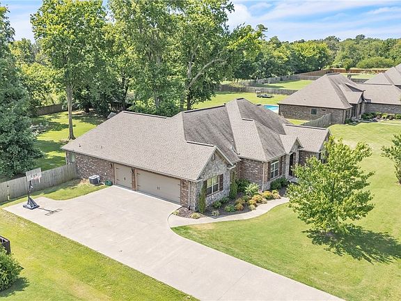 4th image of 467 Orchard Creek Dr