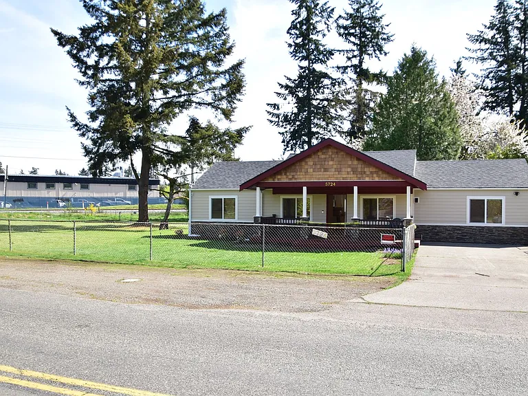 5724 Hillcrest Dr SW — Photo 16