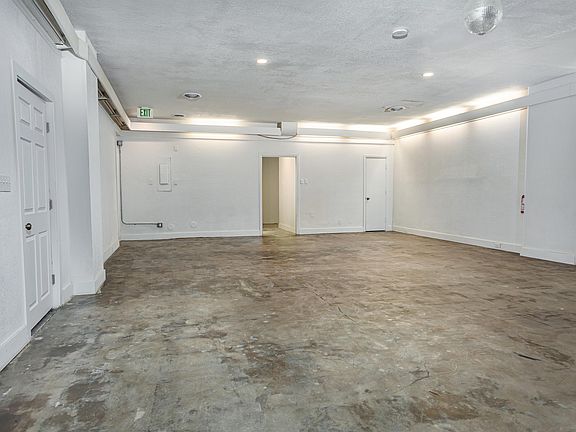 2nd image of 5424 S Puget Sound Ave