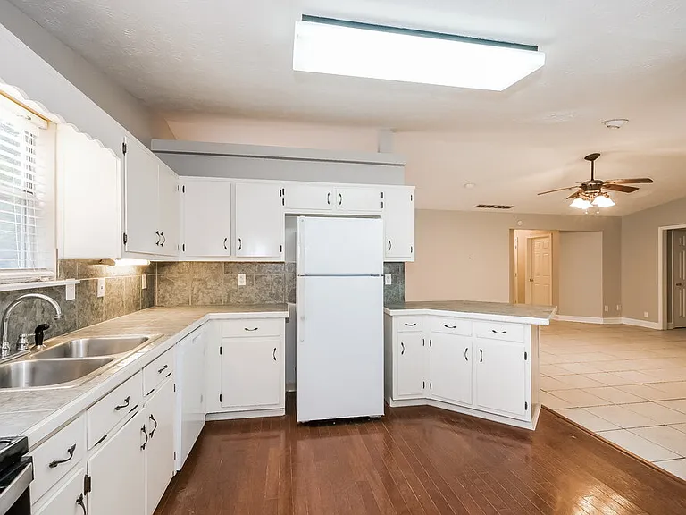 831 Jefferson Dr SW — Photo 8