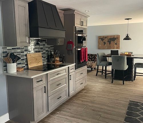 4th image of 4120 Joy Dr