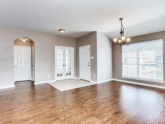 4th image of 1011 Fox Willow Ct
