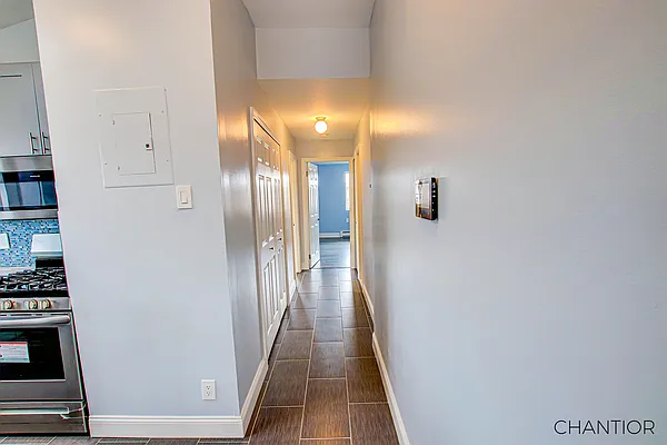 Sold by Chantior Real Estate LLC | media 33