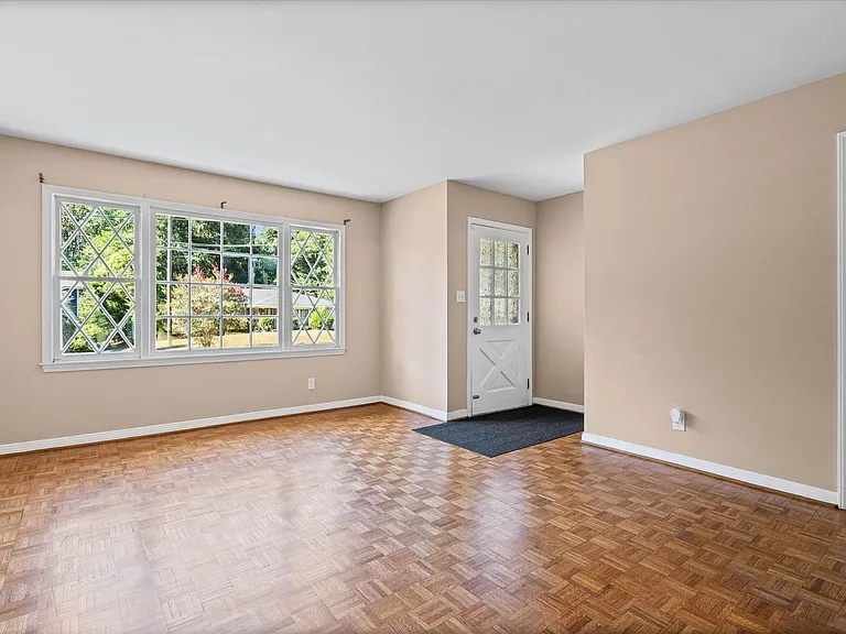5516 Brightwood Ln — Photo 4
