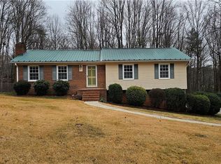 110 Hillside Ct, King, NC 27021