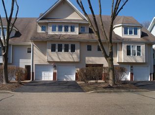 30 Iris Cir, Glen Rock, NJ 07452